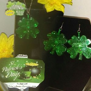 The St. Patrick's Day Clover Light Up Set!